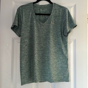 UnderArmour heatgear green loose LG shirt
